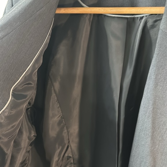 NWT Liz Claiborne Grey classic 1 button blazer in size 18. - Picture 7 of 9